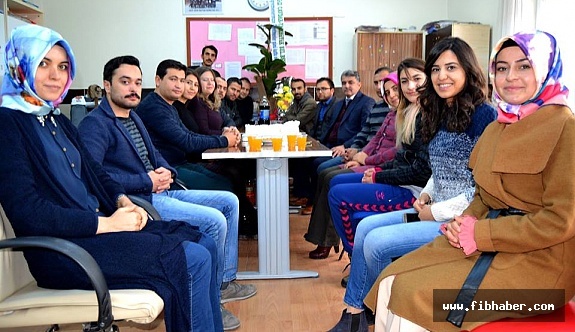 yazihuyuk_belediye_baskani_cavdar_ogretmenleri_yalniz_birakmadi_h78173_0edd8